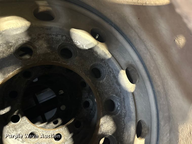 image for item EL0076 (10) tires and wheels