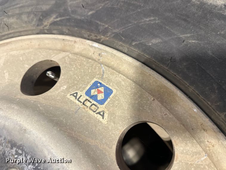 image for item EL0076 (10) tires and wheels