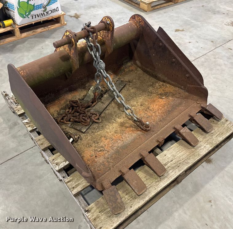 image for item EL0078 Excavator bucket