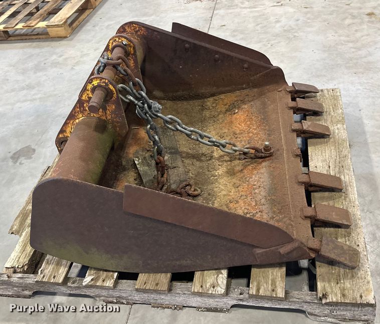 image for item EL0078 Excavator bucket