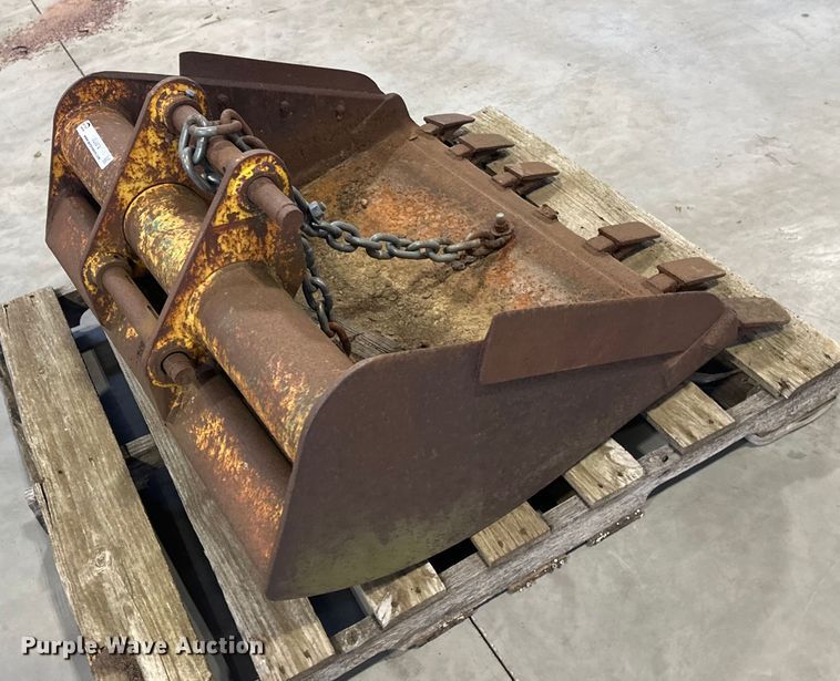 image for item EL0078 Excavator bucket