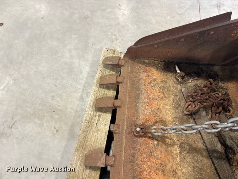 image for item EL0078 Excavator bucket