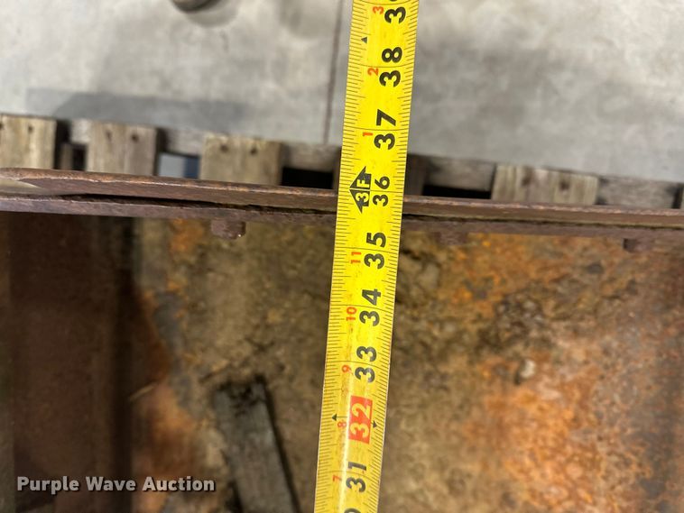 image for item EL0078 Excavator bucket