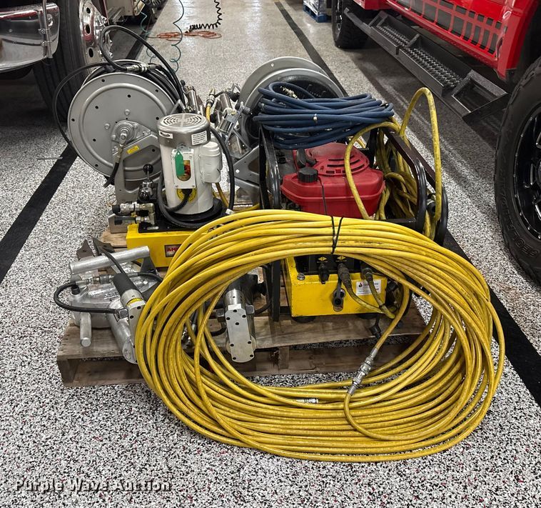 image for item EM6133 Amkus M 30 C jaws of life rescue tool