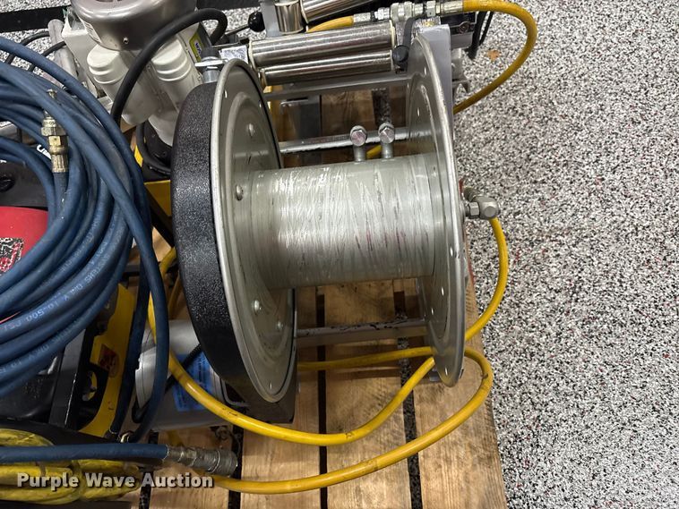 image for item EM6133 Amkus M 30 C jaws of life rescue tool