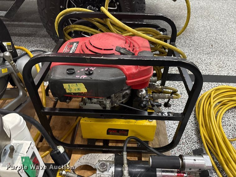 image for item EM6133 Amkus M 30 C jaws of life rescue tool