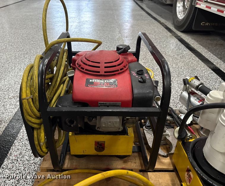 image for item EM6133 Amkus M 30 C jaws of life rescue tool