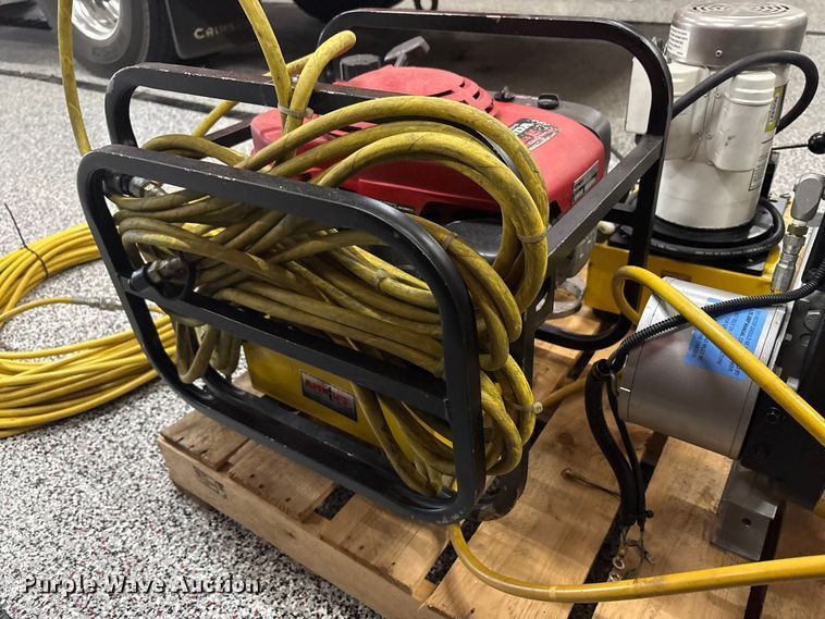 image for item EM6133 Amkus M 30 C jaws of life rescue tool