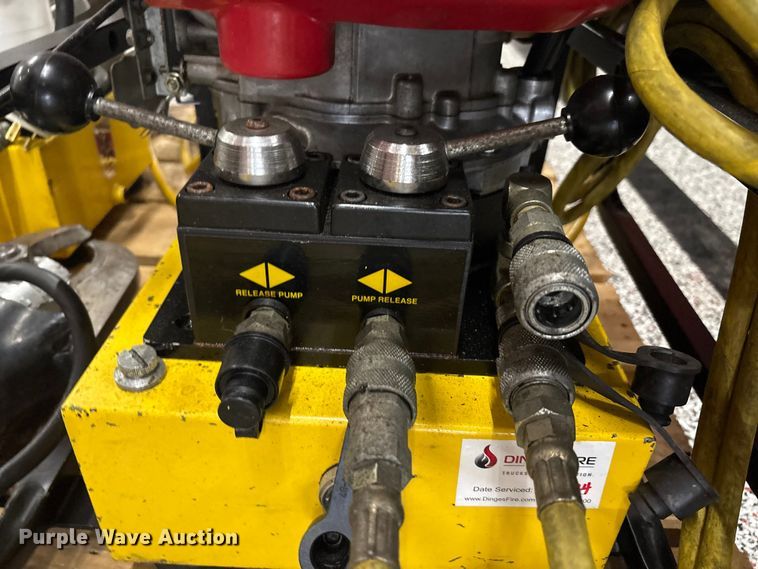 image for item EM6133 Amkus M 30 C jaws of life rescue tool