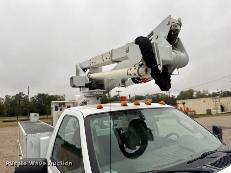 image for item EM8497 2009 Ford F550 Super Duty bucket truck