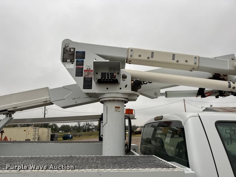 image for item EM8497 2009 Ford F550 Super Duty bucket truck