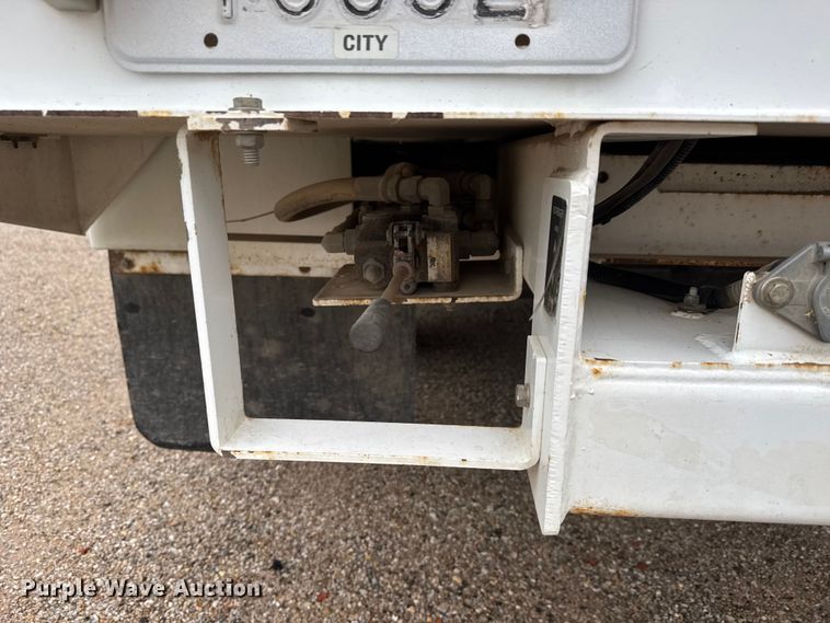 image for item EM8497 2009 Ford F550 Super Duty bucket truck