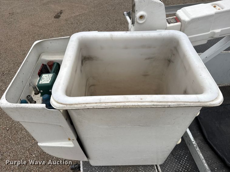 image for item EM8497 2009 Ford F550 Super Duty bucket truck