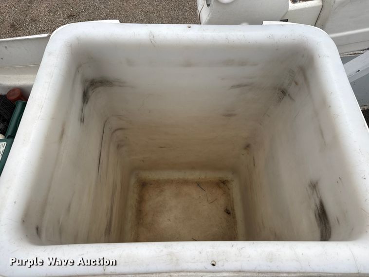 image for item EM8497 2009 Ford F550 Super Duty bucket truck