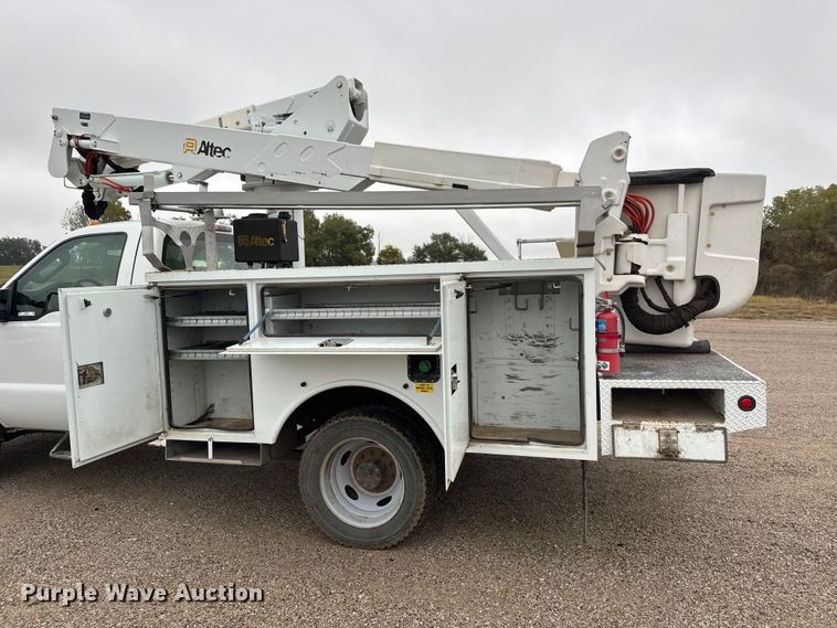 image for item EM8497 2009 Ford F550 Super Duty bucket truck
