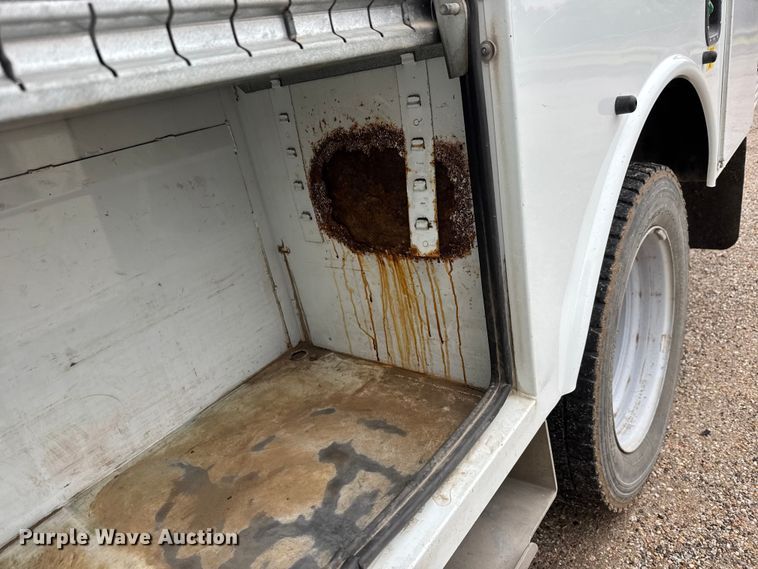 image for item EM8497 2009 Ford F550 Super Duty bucket truck