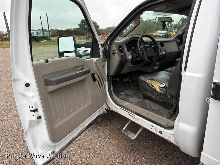 image for item EM8497 2009 Ford F550 Super Duty bucket truck