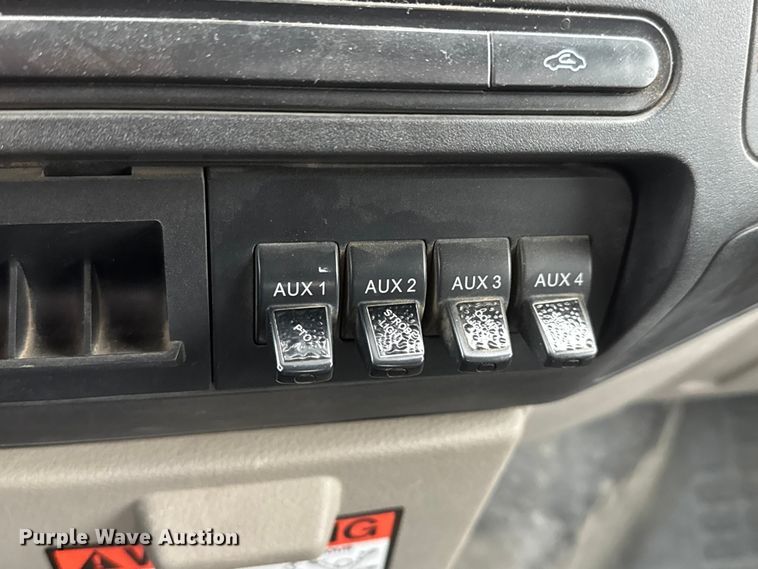 image for item EM8497 2009 Ford F550 Super Duty bucket truck