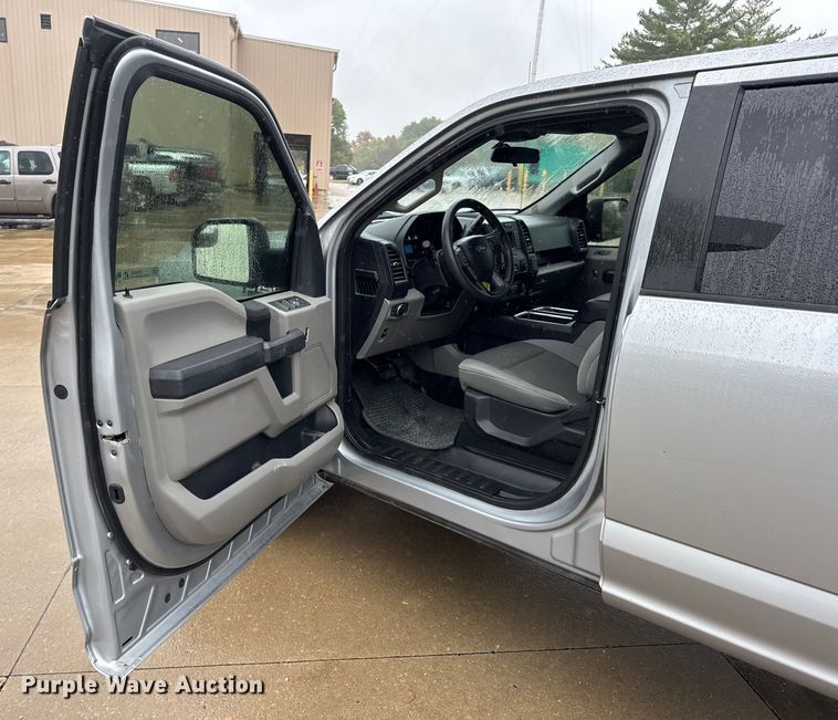 image for item EN0585 2020 Ford F150 XL SuperCrew pickup truck