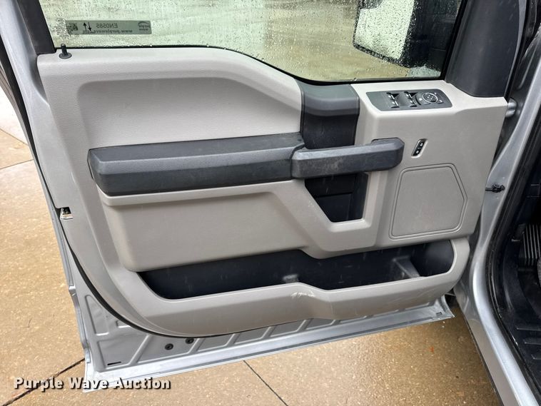 image for item EN0585 2020 Ford F150 XL SuperCrew pickup truck