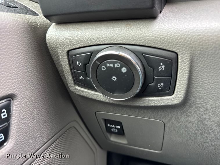 image for item EN0585 2020 Ford F150 XL SuperCrew pickup truck