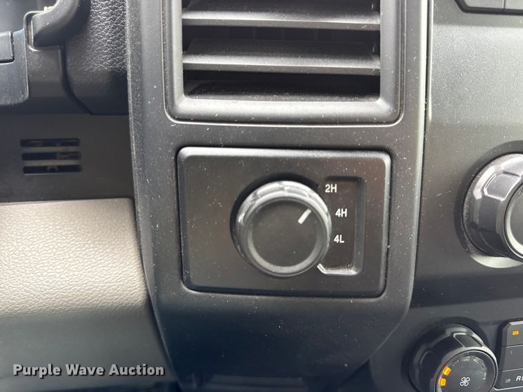 image for item EN0585 2020 Ford F150 XL SuperCrew pickup truck