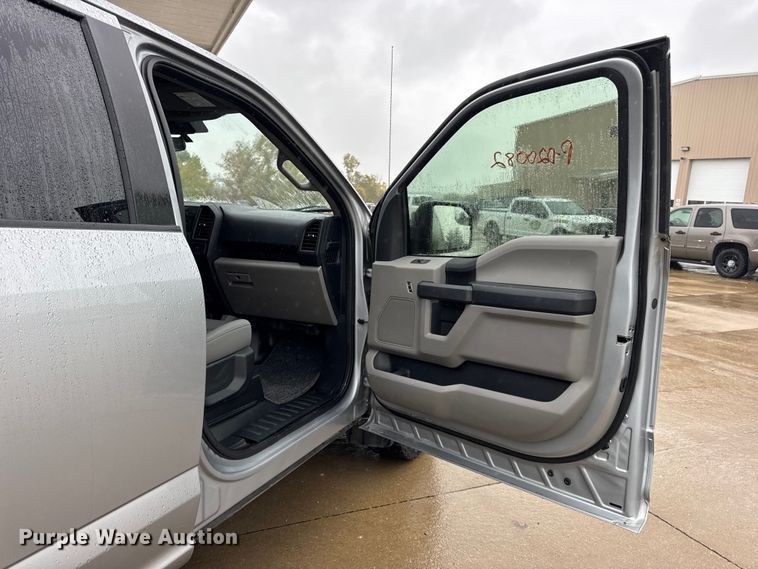 image for item EN0585 2020 Ford F150 XL SuperCrew pickup truck