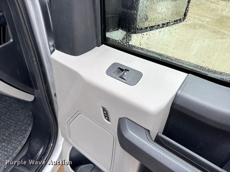 image for item EN0585 2020 Ford F150 XL SuperCrew pickup truck