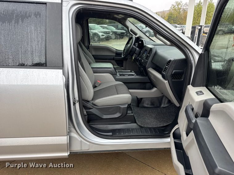 image for item EN0585 2020 Ford F150 XL SuperCrew pickup truck