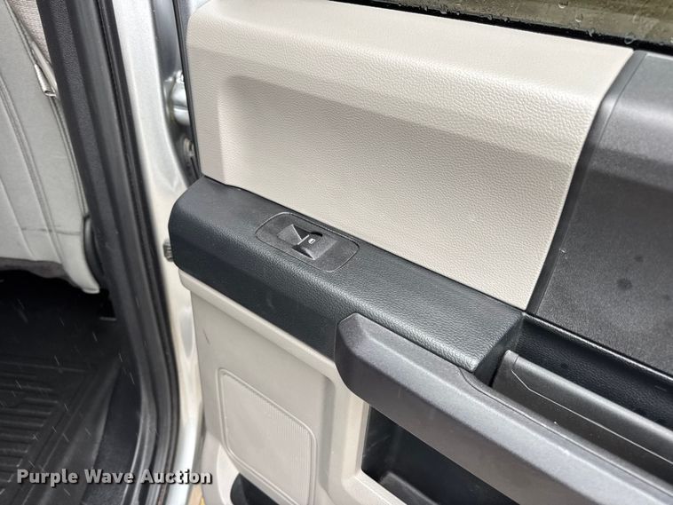 image for item EN0585 2020 Ford F150 XL SuperCrew pickup truck