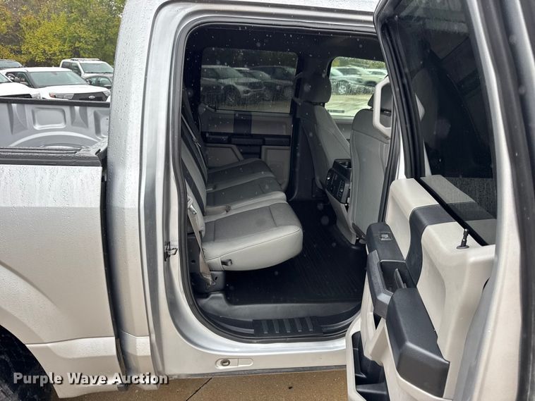 image for item EN0585 2020 Ford F150 XL SuperCrew pickup truck