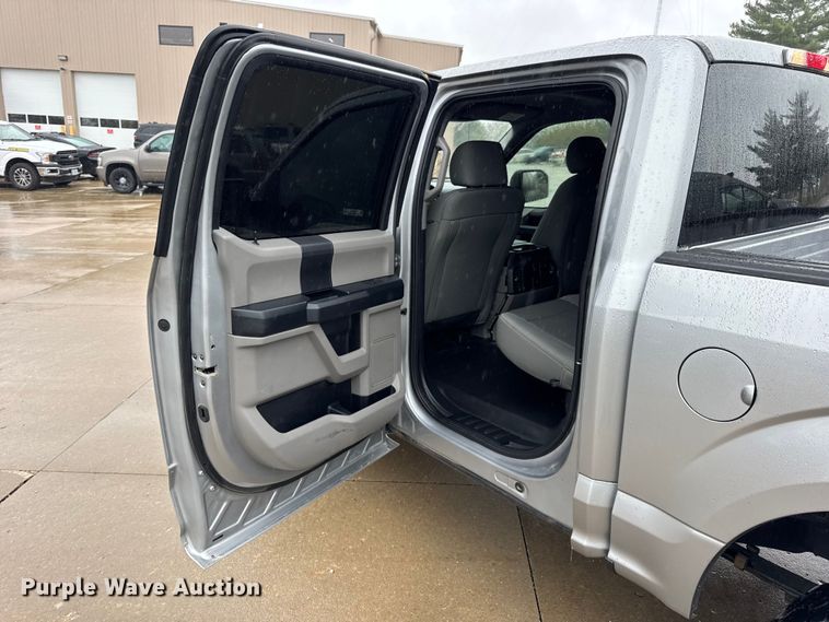 image for item EN0585 2020 Ford F150 XL SuperCrew pickup truck