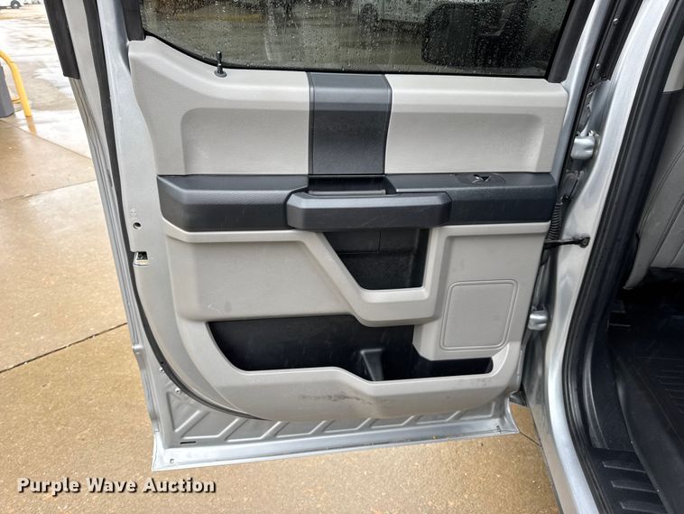 image for item EN0585 2020 Ford F150 XL SuperCrew pickup truck