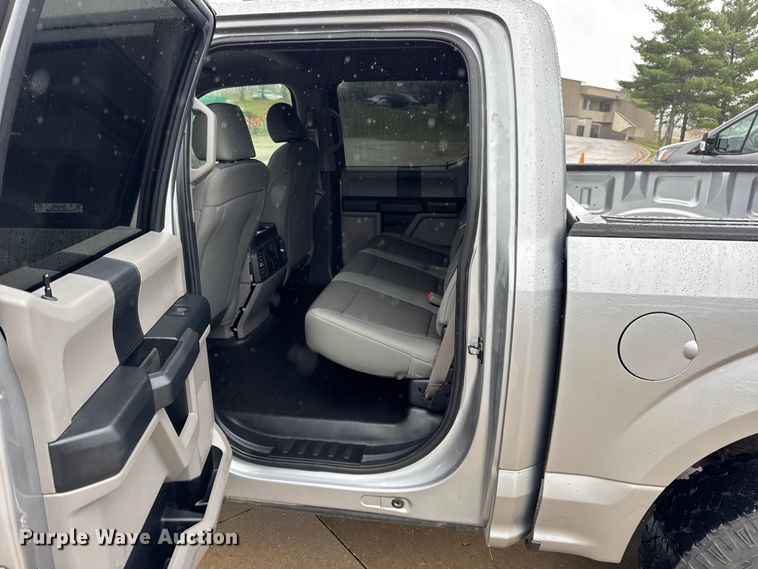 image for item EN0585 2020 Ford F150 XL SuperCrew pickup truck