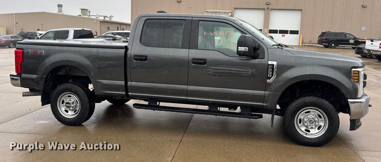 image for item EN0586 2019 Ford F250 Crew Cab pickup truck
