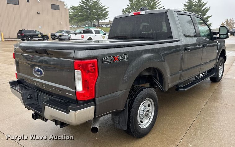 image for item EN0586 2019 Ford F250 Crew Cab pickup truck