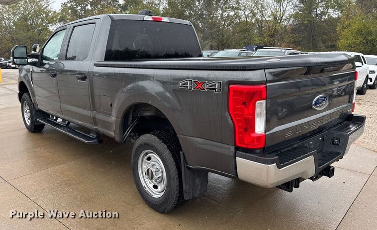 image for item EN0586 2019 Ford F250 Crew Cab pickup truck