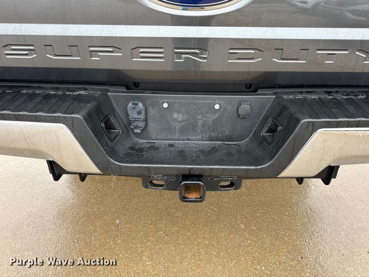 image for item EN0586 2019 Ford F250 Crew Cab pickup truck