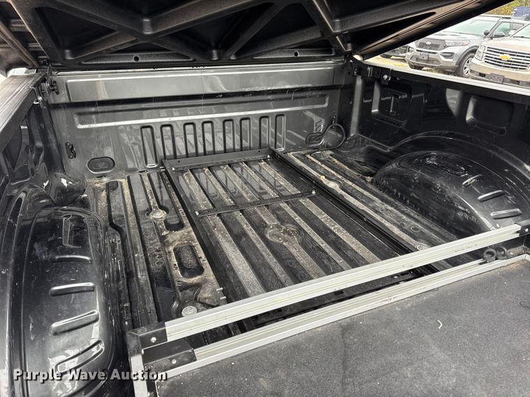 image for item EN0586 2019 Ford F250 Crew Cab pickup truck