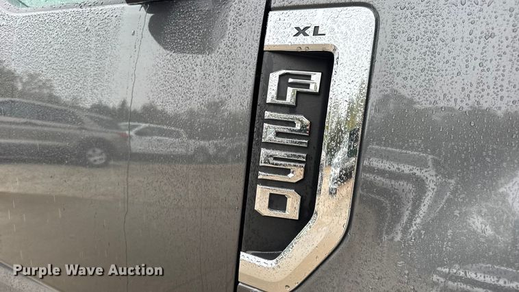 image for item EN0586 2019 Ford F250 Crew Cab pickup truck