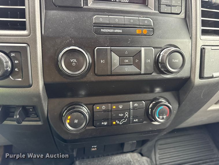 image for item EN0586 2019 Ford F250 Crew Cab pickup truck