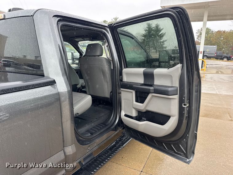 image for item EN0586 2019 Ford F250 Crew Cab pickup truck