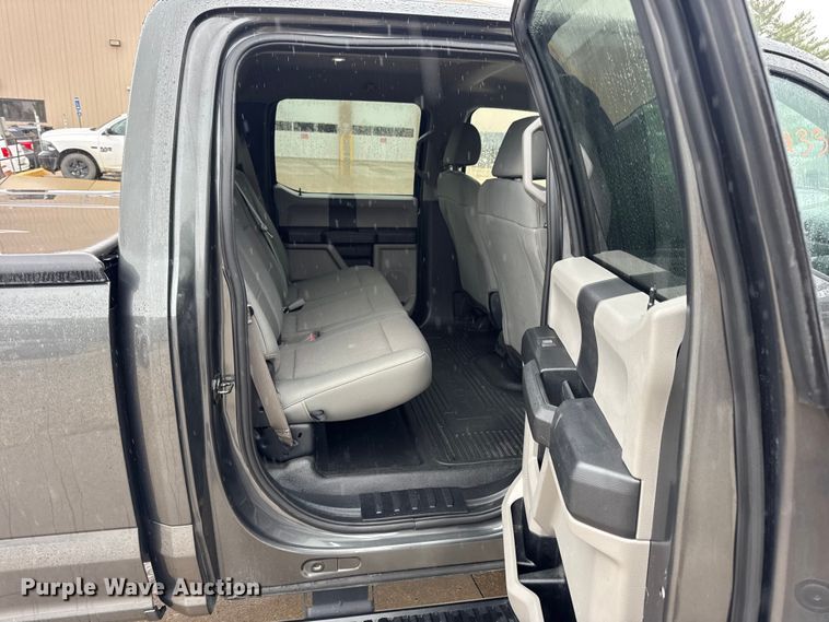 image for item EN0586 2019 Ford F250 Crew Cab pickup truck
