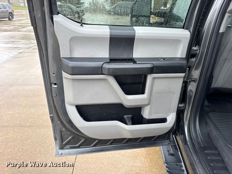 image for item EN0586 2019 Ford F250 Crew Cab pickup truck