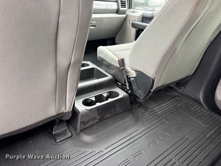 image for item EN0586 2019 Ford F250 Crew Cab pickup truck