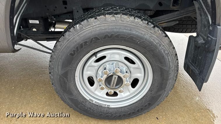 image for item EN0586 2019 Ford F250 Crew Cab pickup truck