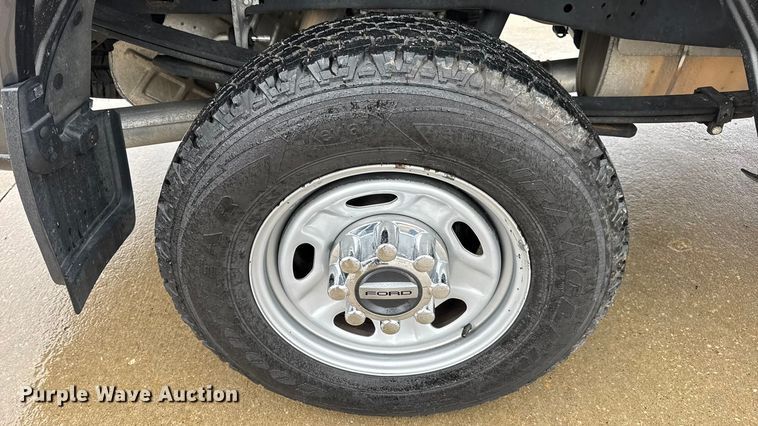 image for item EN0586 2019 Ford F250 Crew Cab pickup truck