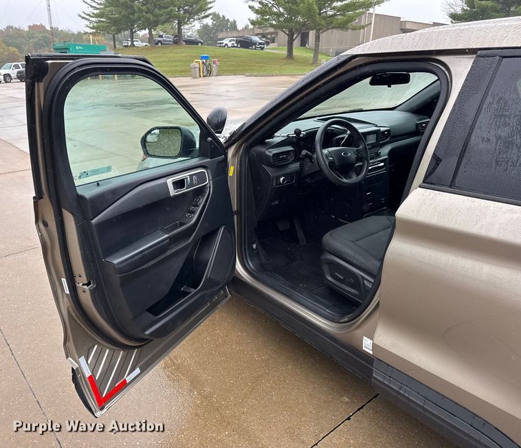 image for item EN0587 2020 Ford Explorer Police Interceptor SUV