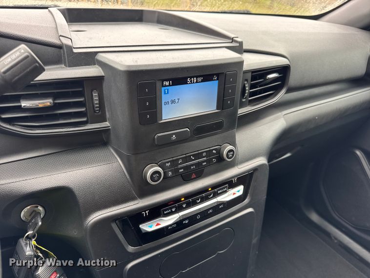 image for item EN0587 2020 Ford Explorer Police Interceptor SUV