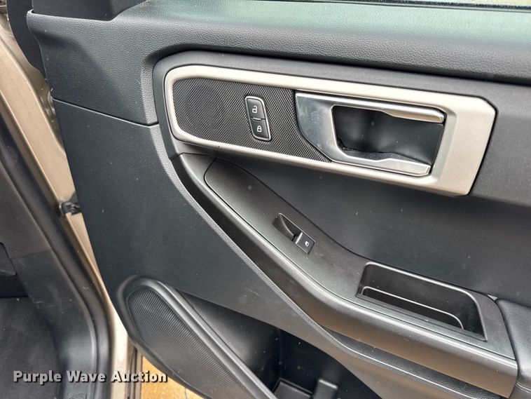 image for item EN0587 2020 Ford Explorer Police Interceptor SUV